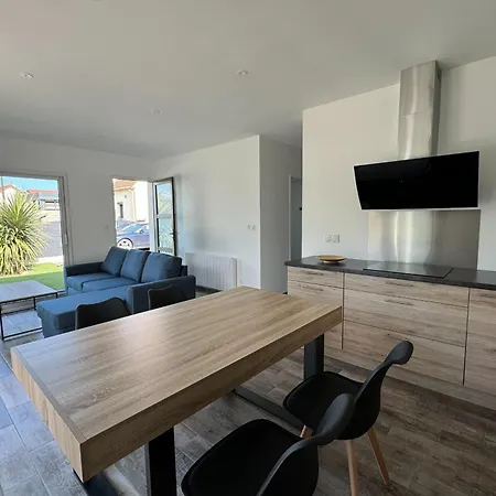 Splendid New House In Hébergement de vacances *
